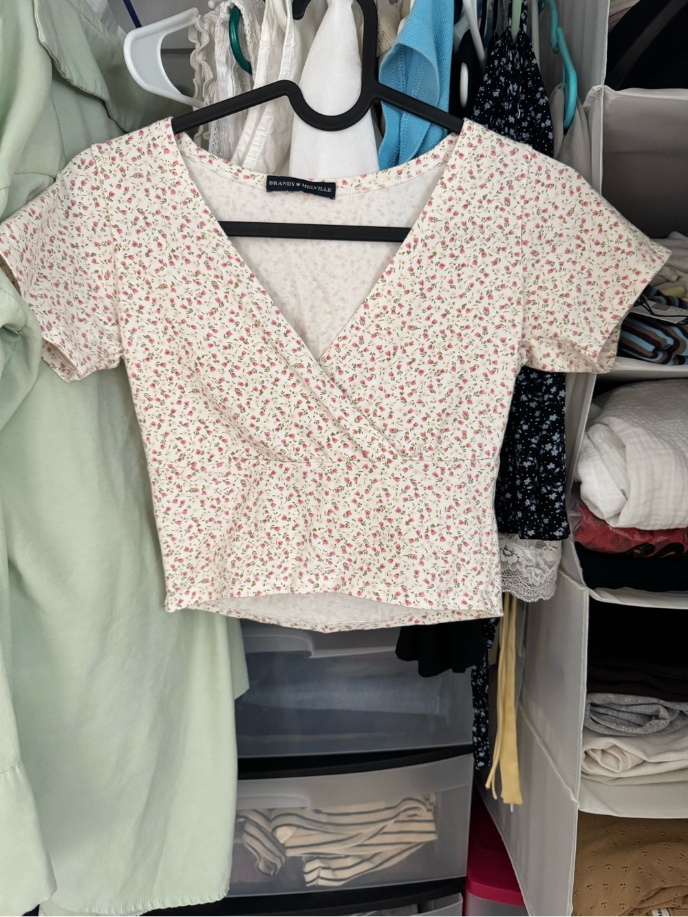 Brandy Melville- Amara floral wrap crop top